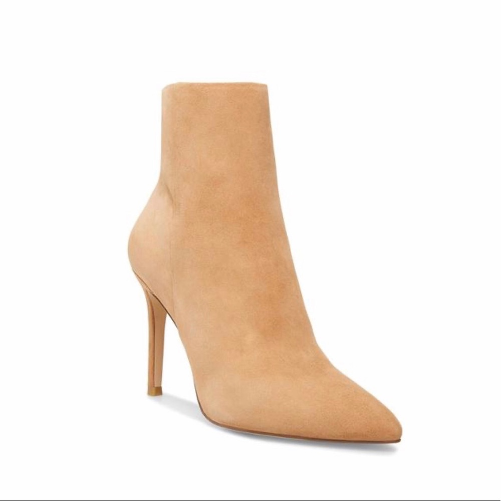 STEVE MADDEN - Tan Suede Booties